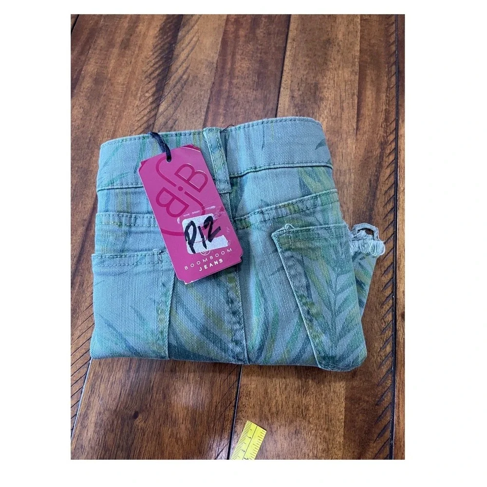 Boom Boom Jeans Denim Shorts Woman Size 5 Green NEW Tropical‎ Distressed